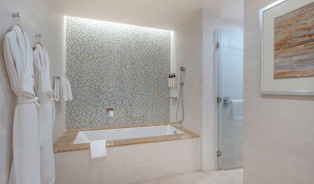 Classic Suite at Swissotel Al Ghurair