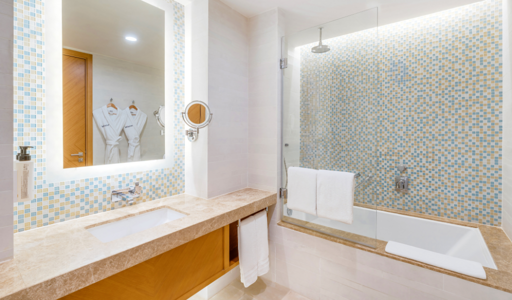 Classic Twin Room at Swissotel Al Ghurair