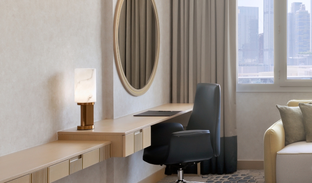 Classic King Room at Swissotel Al Murooj