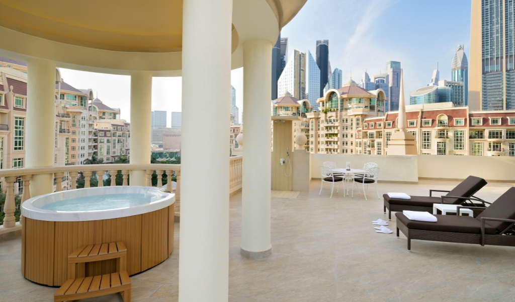 Royal Suite at Swissotel Al Murooj 